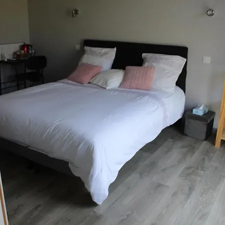 Nocleg ze śniadaniem La Lyre Saint-Georges-du-Bois (Sarthe)