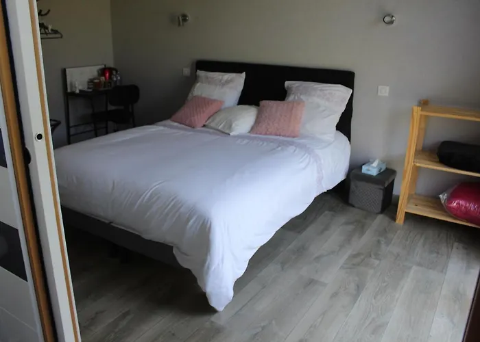 Couette-café La Lyre Saint-Georges-du-Bois (Sarthe)